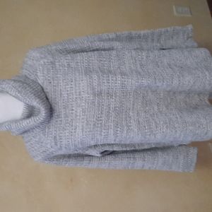 ●NWT light turtleneck